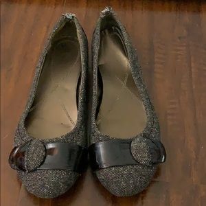 Naturalizer size 7 black heather gray print flat